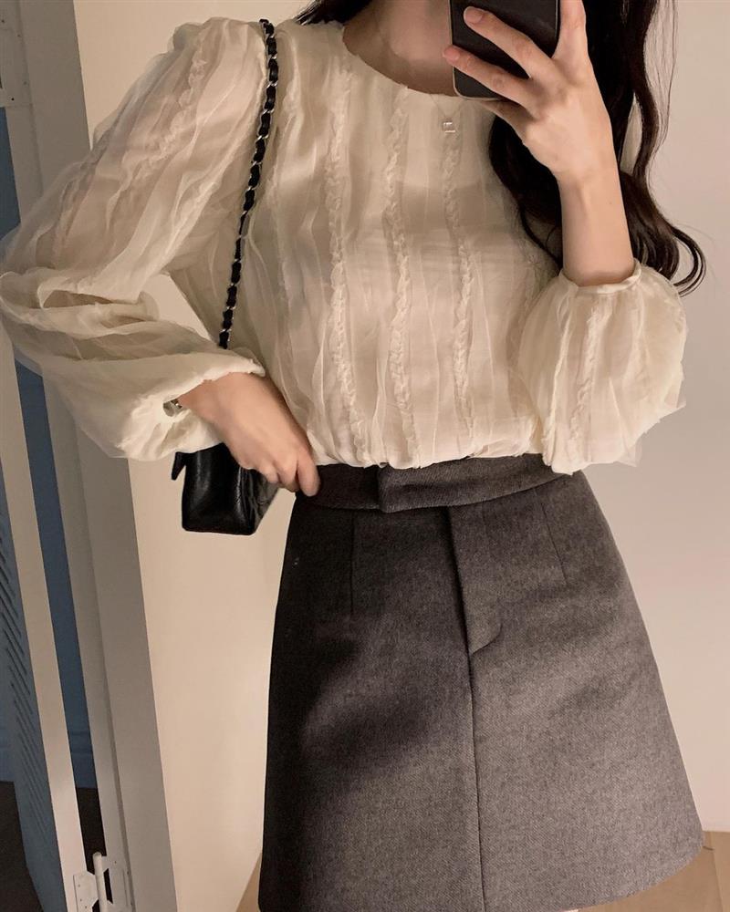 4 kiểu chân váy ngắn nhất định nên sắm để style Tết Nhâm Dần thật trẻ trung, sang chảnh-3