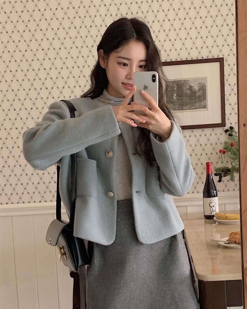 4 kiểu chân váy ngắn nhất định nên sắm để style Tết Nhâm Dần thật trẻ trung, sang chảnh-4