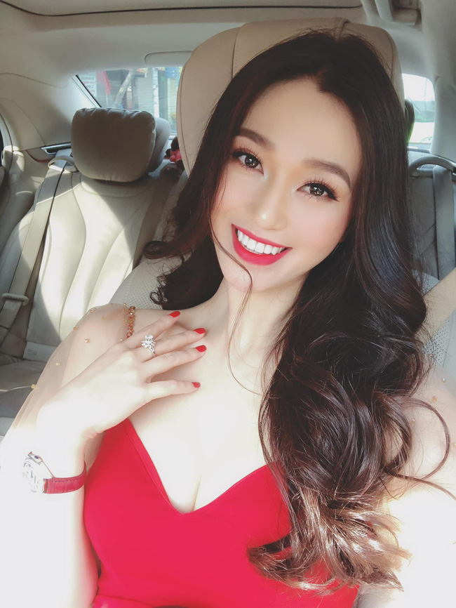 Những bóng hồng bên đời chồng cũ Lệ Quyên: Toàn mỹ nhân gợi cảm Vbiz, lý lịch cũng không tầm thường-2