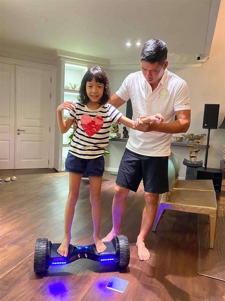 Cận cảnh căn biệt thự rộng rãi của siêu mẫu Bình Minh và vợ lớn hơn 4 tuổi-6