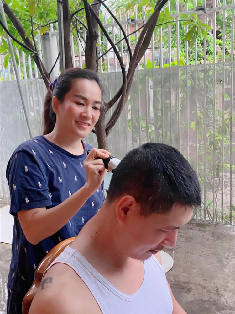 Cận cảnh căn biệt thự rộng rãi của siêu mẫu Bình Minh và vợ lớn hơn 4 tuổi-7