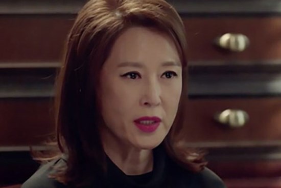 Thấy chiếc bánh kem trong thùng rác, cả đêm tôi không ngủ được nên đi tìm chị dâu, ngờ đâu nghe được một bí mật chấn động