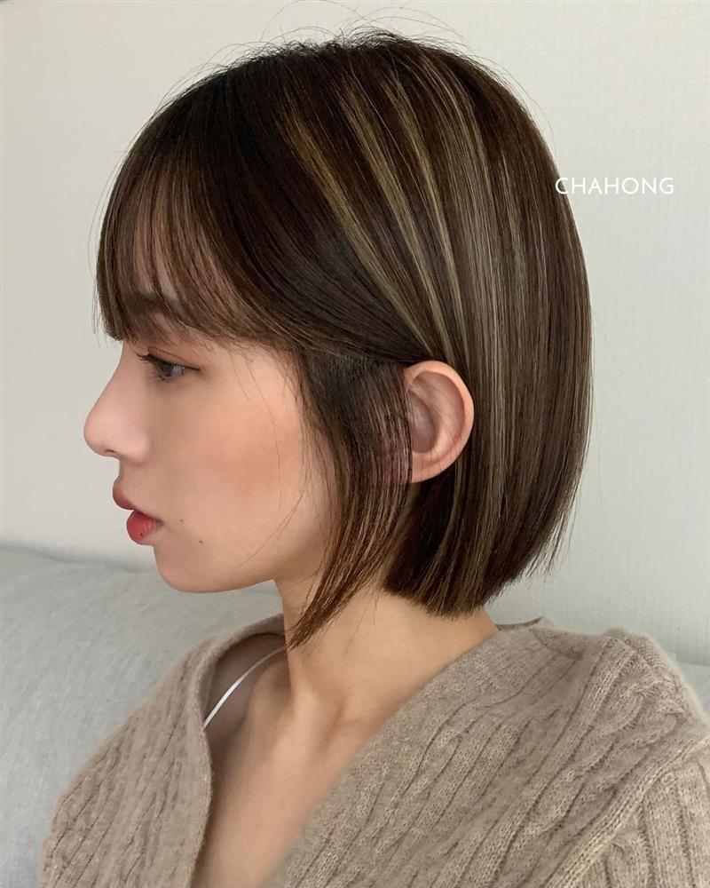 Sợ uốn xoăn sẽ thành thảm họa, đây là 4 kiểu tóc thẳng dễ áp dụng và trẻ trung hơn nhiều để bạn diện Tết-3