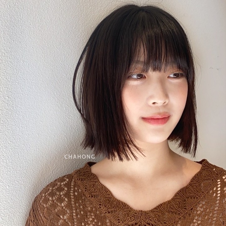 Sợ uốn xoăn sẽ thành thảm họa, đây là 4 kiểu tóc thẳng dễ áp dụng và trẻ trung hơn nhiều để bạn diện Tết-4