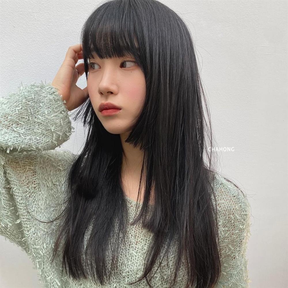 Sợ uốn xoăn sẽ thành thảm họa, đây là 4 kiểu tóc thẳng dễ áp dụng và trẻ trung hơn nhiều để bạn diện Tết-6