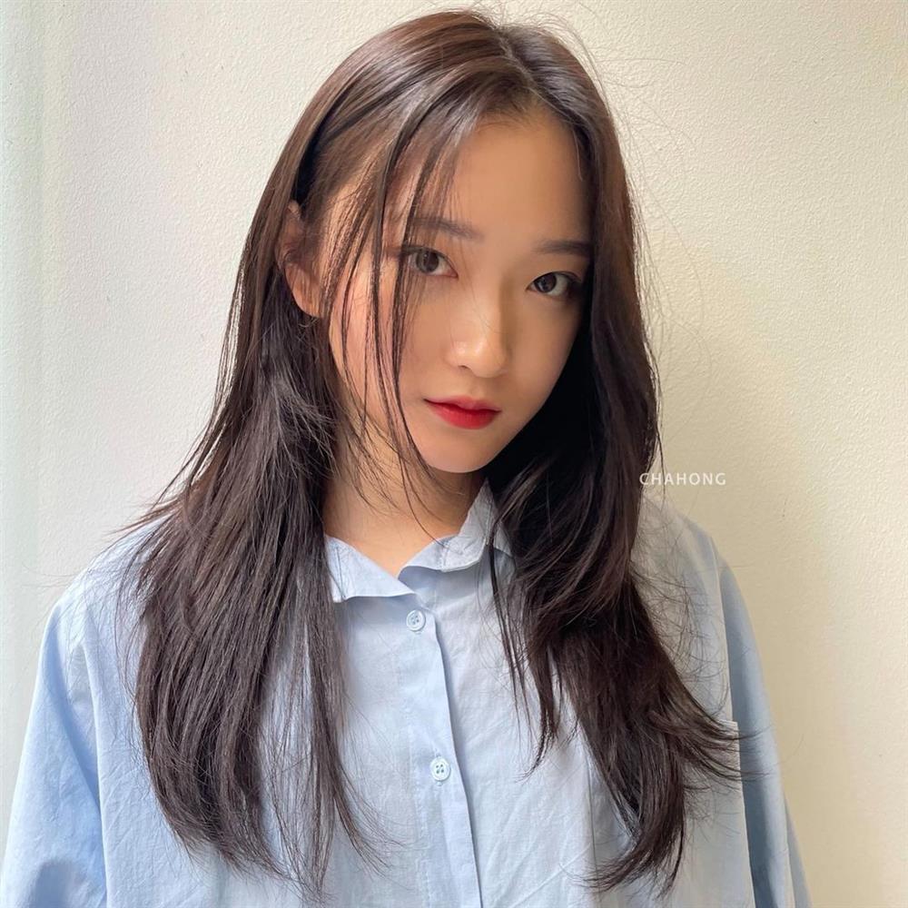 Sợ uốn xoăn sẽ thành thảm họa, đây là 4 kiểu tóc thẳng dễ áp dụng và trẻ trung hơn nhiều để bạn diện Tết-13