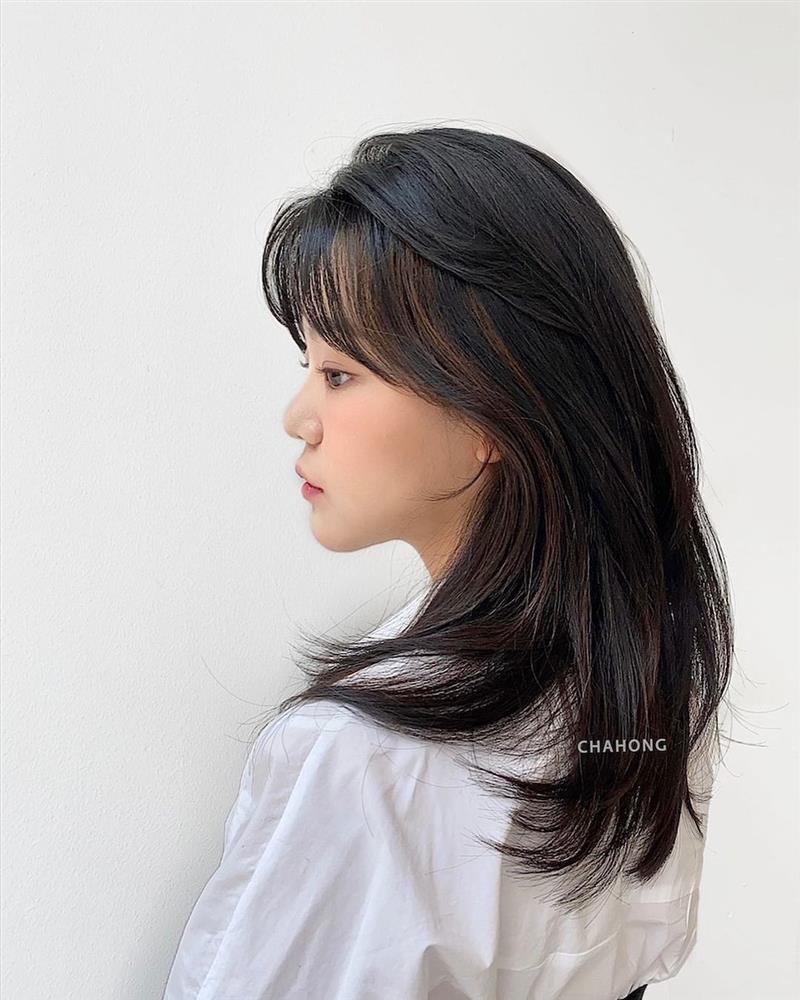 Sợ uốn xoăn sẽ thành thảm họa, đây là 4 kiểu tóc thẳng dễ áp dụng và trẻ trung hơn nhiều để bạn diện Tết-15