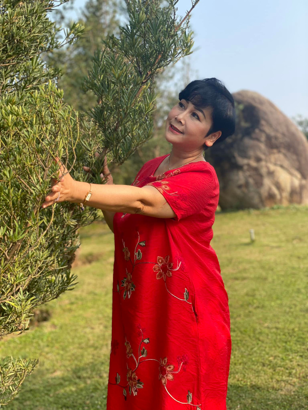 Cuộc sống của NSND Minh Hằng sau nỗi đau mất chồng và cha trong năm 2021-1
