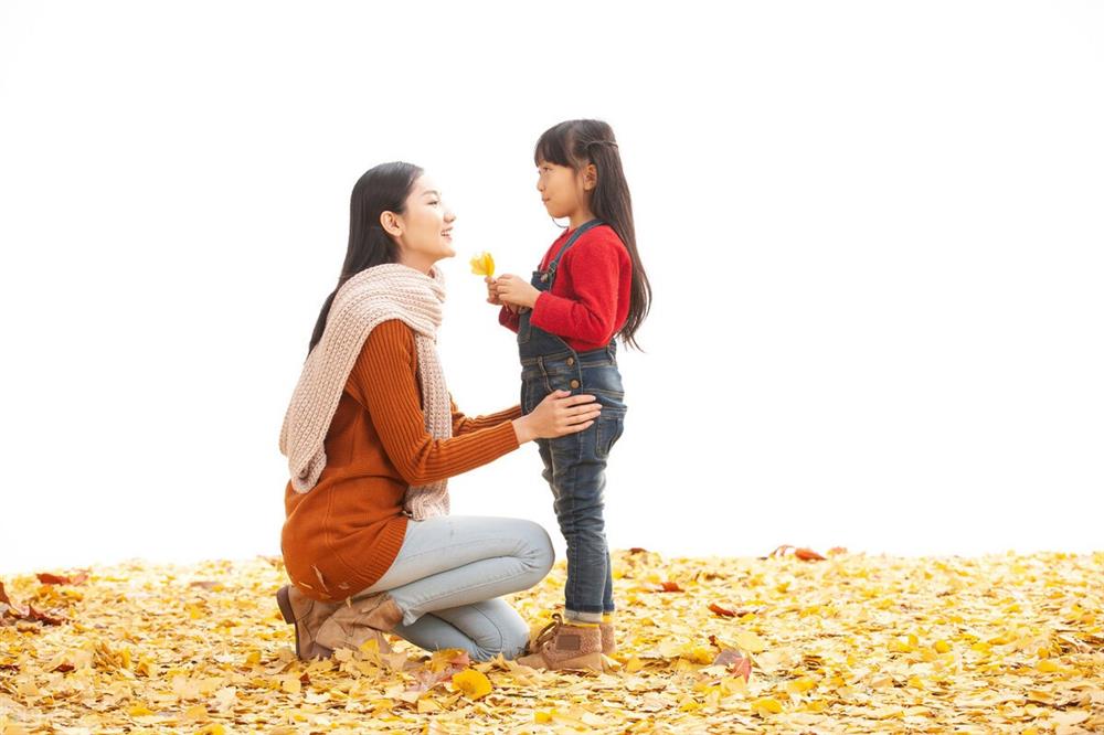 Đối với những gia đình có con gái, cha mẹ nên chú ý 5 điều cấm kỵ sau kẻo ảnh hưởng đến hạnh phúc sau này của bé-5