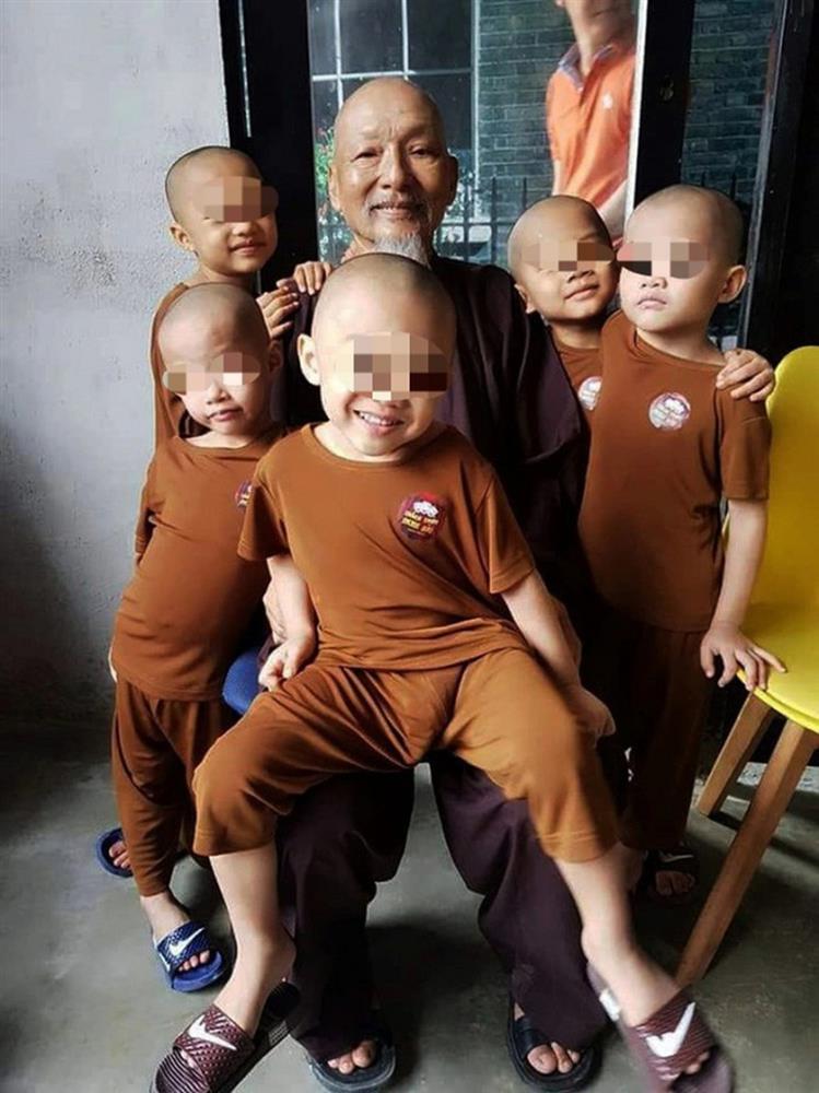 Kết quả điều tra gây sốc: Ông Lê Tùng Vân có 3 con sau khi loạn luân với 2 con gái ruột-2
