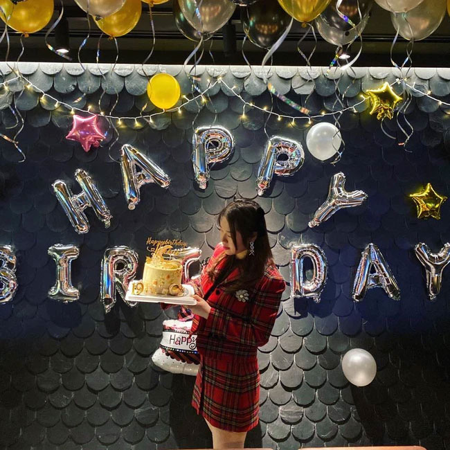 Ái nữ nhà bầu Thuỵ sinh năm 2001 sở hữu khối tài sản lên tới 3000 tỷ, nhận bằng khen của Tổng thống Mỹ, làm CEO công ty hàng không vũ trụ-4