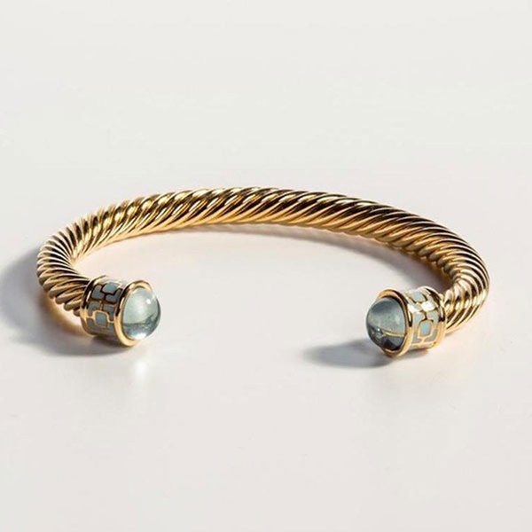 11 món quà đắt giá, độc nhất vô nhị mà Công nương Kate nhận từ Hoàng gia Anh, Meghan cũng thầm ganh tỵ-13