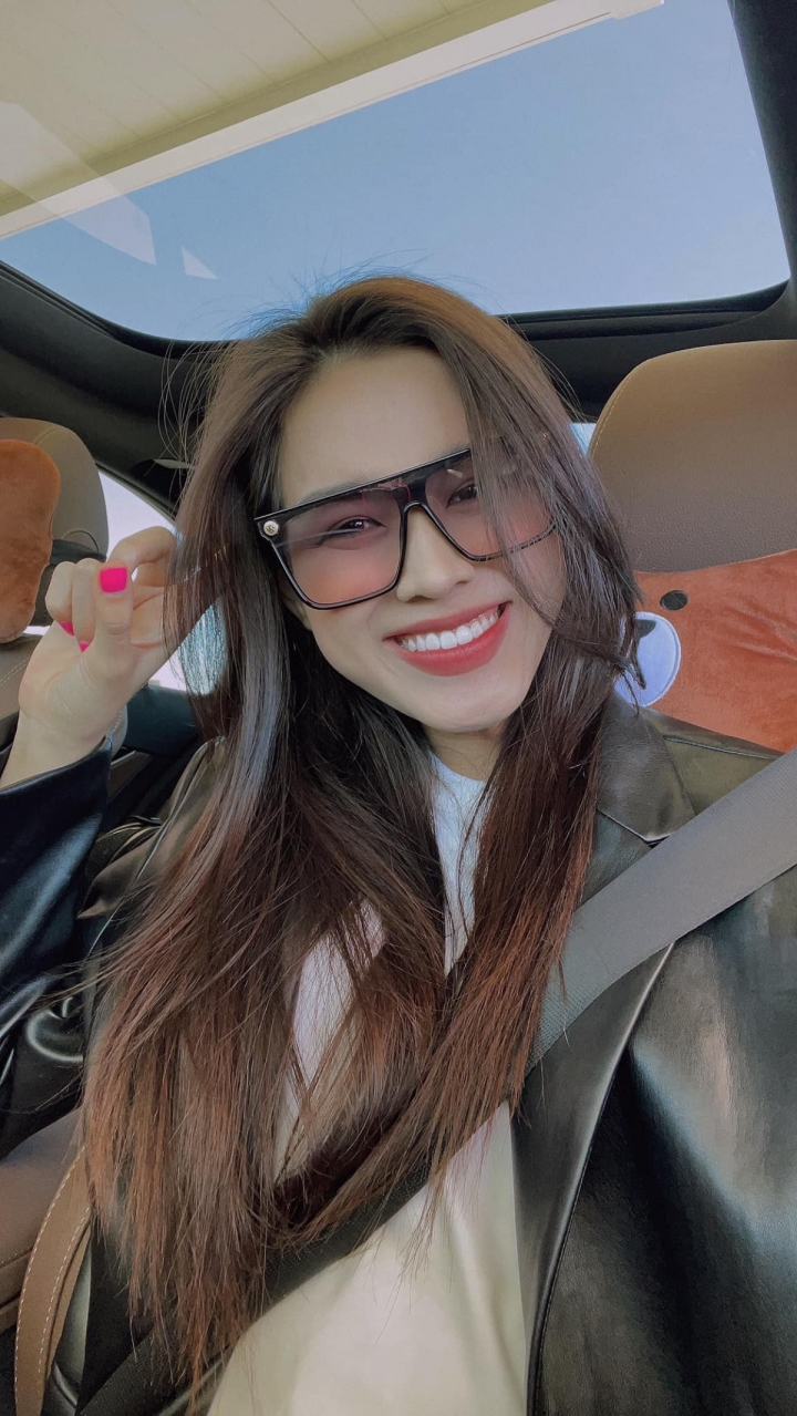 Hoa hậu Đỗ Thị Hà tái xuất rạng rỡ sau khi âm tính với SARS-CoV-2-5