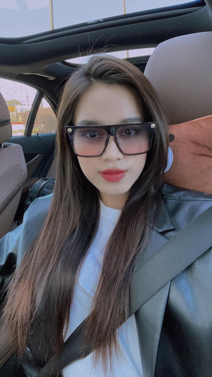 Hoa hậu Đỗ Thị Hà tái xuất rạng rỡ sau khi âm tính với SARS-CoV-2-1