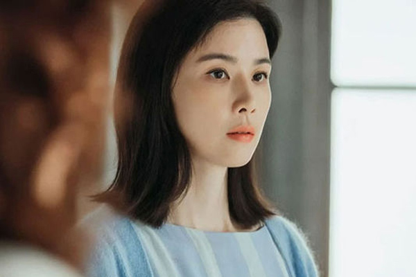 Em trai kết hôn, mẹ hỏi vay 400 triệu, một năm sau, mẹ đến trả tiền trong mưa nhưng vợ tôi không lấy một đồng-1