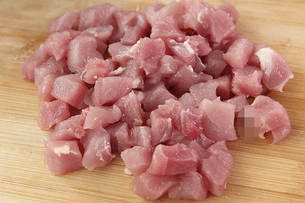 Thịt heo làm theo cách này ngon xuất sắc, trẻ biếng ăn mấy cũng không thể chê được-3