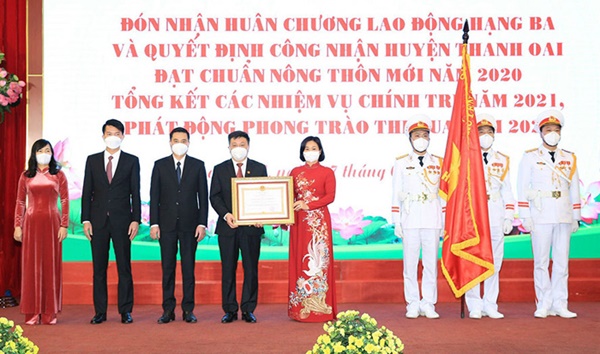 Huyện Thanh Oai đón nhận Huân chương Lao động hạng Ba và Bằng công nhận đạt chuẩn nông thôn mới-1