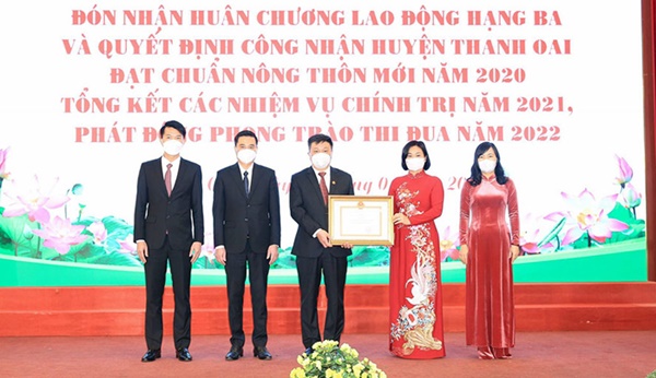 Huyện Thanh Oai đón nhận Huân chương Lao động hạng Ba và Bằng công nhận đạt chuẩn nông thôn mới-2