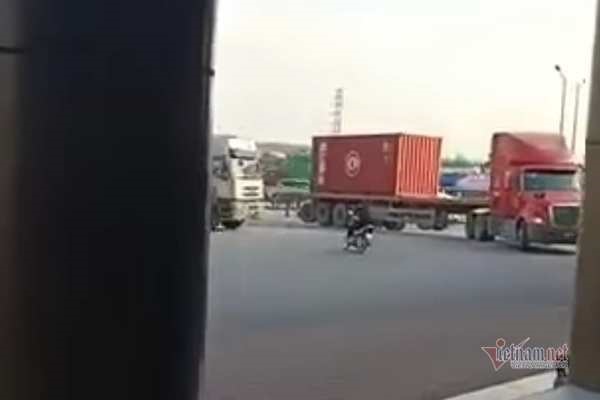 Cướp ngân hàng ở Hải Phòng, nghi phạm cầm theo vật nghi súng-4