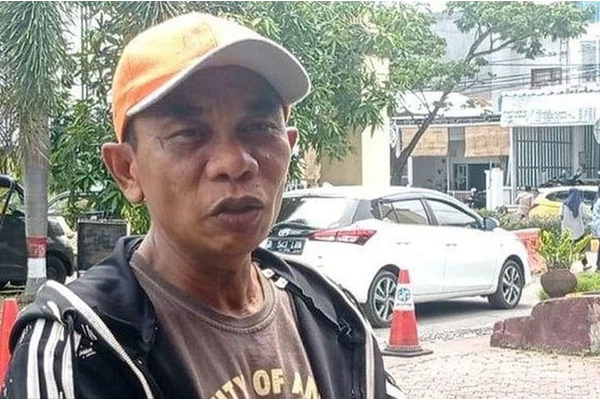 Người đàn ông bị liệt 5 năm bỗng dưng đứng dậy đi lại chỉ sau mũi tiêm Covid-19, bác sĩ cũng sốc nhưng phải xác nhận một điều-4