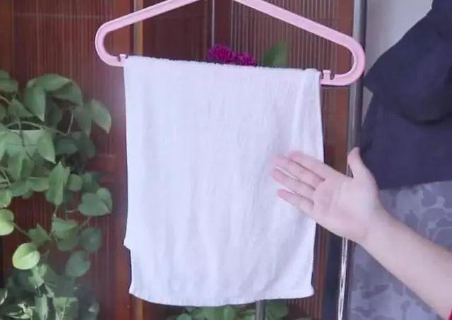 Khăn mặt chỉ cần 3 ngày không giặt là đã bị dính và có mùi hôi? Áp dụng mẹo nhỏ này, sau khi giặt sẽ sạch hơn khăn mới-6