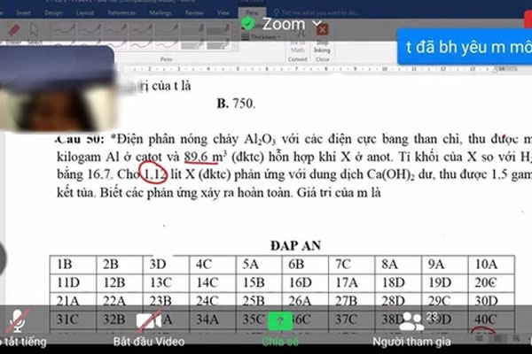 Đang giải bài tập Hoá, nam sinh bỗng nhận 1 tin nhắn từ người lạ, đọc xong không khéo chàng trai khóc ngay giữa lớp-1