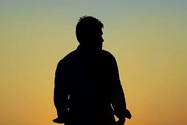 2 giờ sáng vợ bỗng biến mất, tôi hốt hoảng đi tìm thì tái mặt khi nghe đoạn đối thoại trong nhà tắm-2