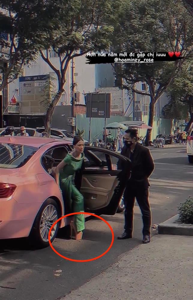 Hòa Minzy mặc đầm hack dáng nhìn cao như mét 8, thật hay đùa đây????-4