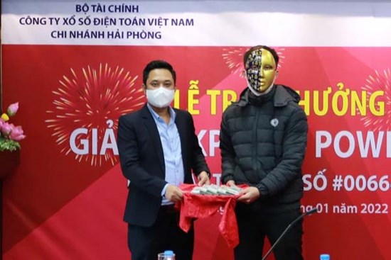 Tài xế xe ôm trở thành chủ nhân giải Jackpot 214 tỷ - cao thứ 2 trong lịch sử xổ số Việt Nam