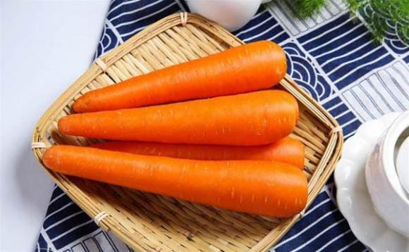 Khi mua cà rốt, nên chọn củ không có đất hay có dính đất tốt hơn? Sự khác biệt là gì, đừng mua nhầm sau khi đã tìm hiểu kỹ-3