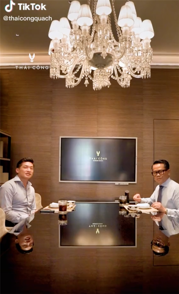 Thái Công chia sẻ về bữa ăn trưa như một vương giả, người xem bình luận một câu: Chắc tại em nghèo nên nhìn cuộc sống anh rối ren quá”-2