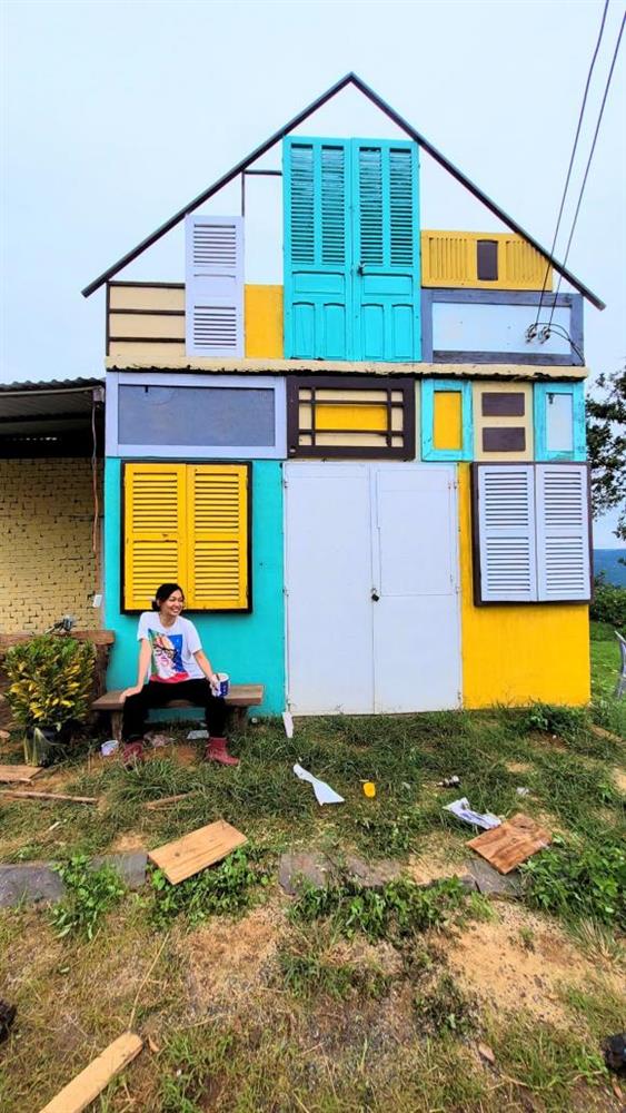 Do dịch Covid-19 phải cách ly ở Lâm Đồng, đôi vợ chồng trẻ chi tiền cải tạo nơi ở thành góc sống ảo ai cũng mê-10