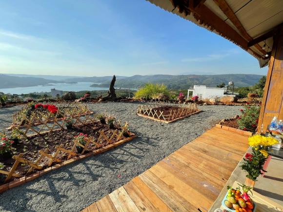 Do dịch Covid-19 phải cách ly ở Lâm Đồng, đôi vợ chồng trẻ chi tiền cải tạo nơi ở thành góc sống ảo ai cũng mê-2