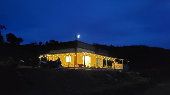 Do dịch Covid-19 phải cách ly ở Lâm Đồng, đôi vợ chồng trẻ chi tiền cải tạo nơi ở thành góc sống ảo ai cũng mê-6