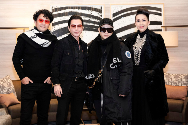 Trần Bảo Sơn lộ diện, biểu cảm khi tề tựu bên hội bạn nổi tiếng gây chú ý-2