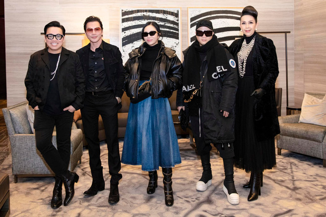 Trần Bảo Sơn lộ diện, biểu cảm khi tề tựu bên hội bạn nổi tiếng gây chú ý-4