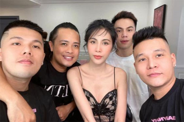 Thủy Tiên hiếm hoi lộ diện cùng em gái Công Vinh, thần sắc hiện tại thế nào sau ồn ào từ thiện?-5