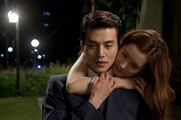 Chồng biến mất ngay sau khi vợ sinh con gái, 34 năm sau quay lại đòi thứ khiến vợ phẫn nộ không nói nên lời-2