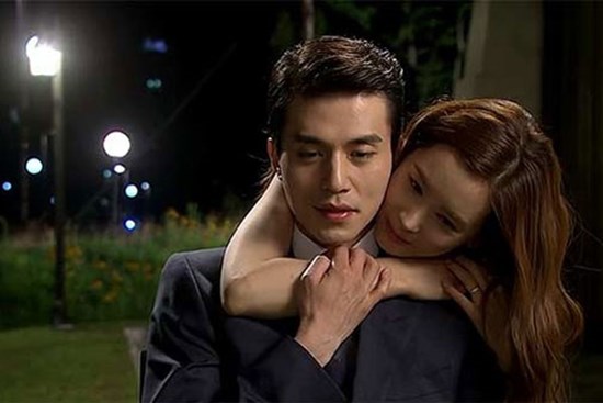 Vợ 'cắm sừng' chồng tỷ phú, ngang nhiên dọn đến sống chung với người tình