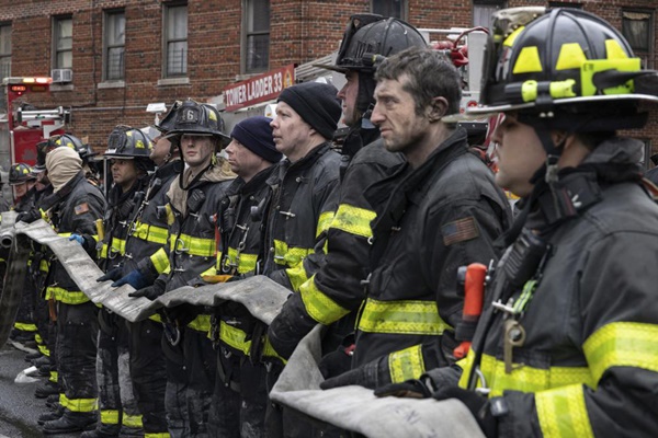 Cháy chung cư ở thành phố New York (Mỹ) khiến 19 người tử vong, bao gồm 9 trẻ em-1