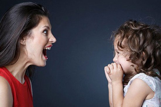 Trẻ thường xuyên bị la mắng có thể để lại 5 di chứng tồi tệ về tinh thần và thể chất, cái thứ 4 là đáng sợ hơn cả