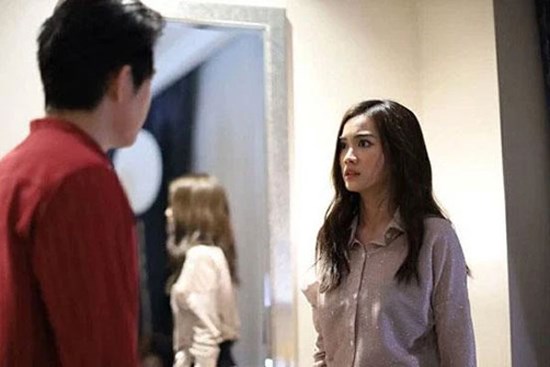 Nhìn thấy túi quà trong tủ quần áo của chồng mà tôi khóc nghẹn