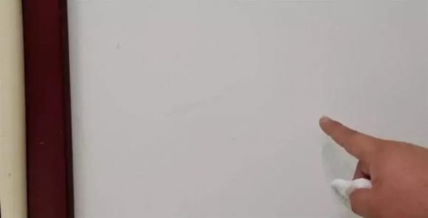 Nếu bức tường trắng bị bẩn, đừng lau bằng nước, hãy học một mẹo từ công ty vệ sinh, tường sẽ trắng lại như mới-5