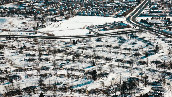 Nước mắt của những người Mỹ bỗng lâm vào cảnh màn trời chiếu đất-1