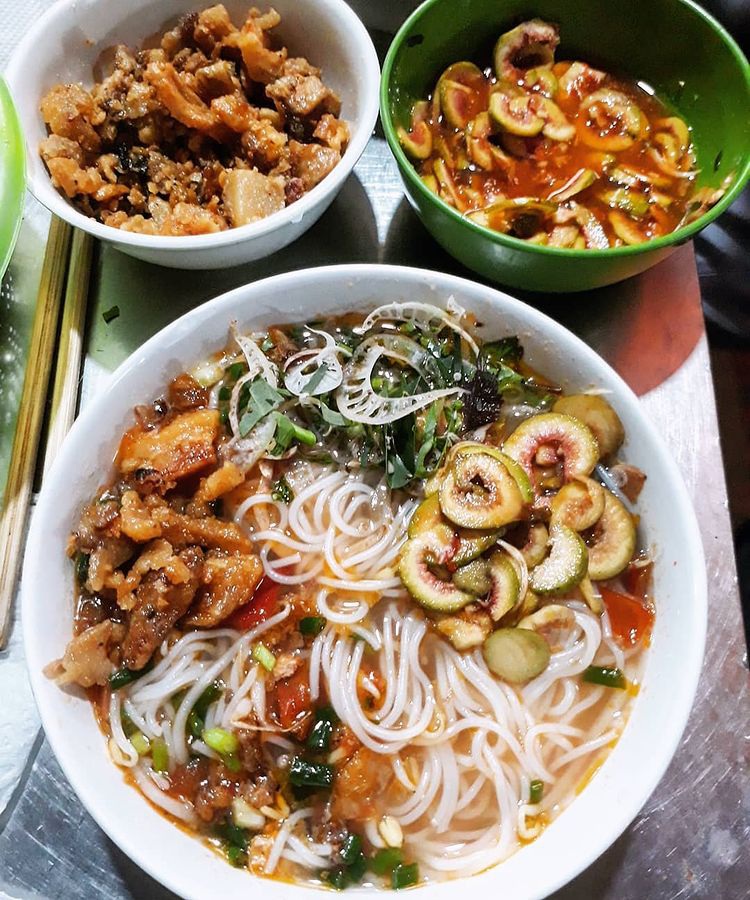 Lạ lùng bún nhà nghèo ăn kèm tóp mỡ, giá 10.000 đồng/bát ở Nam Định-2