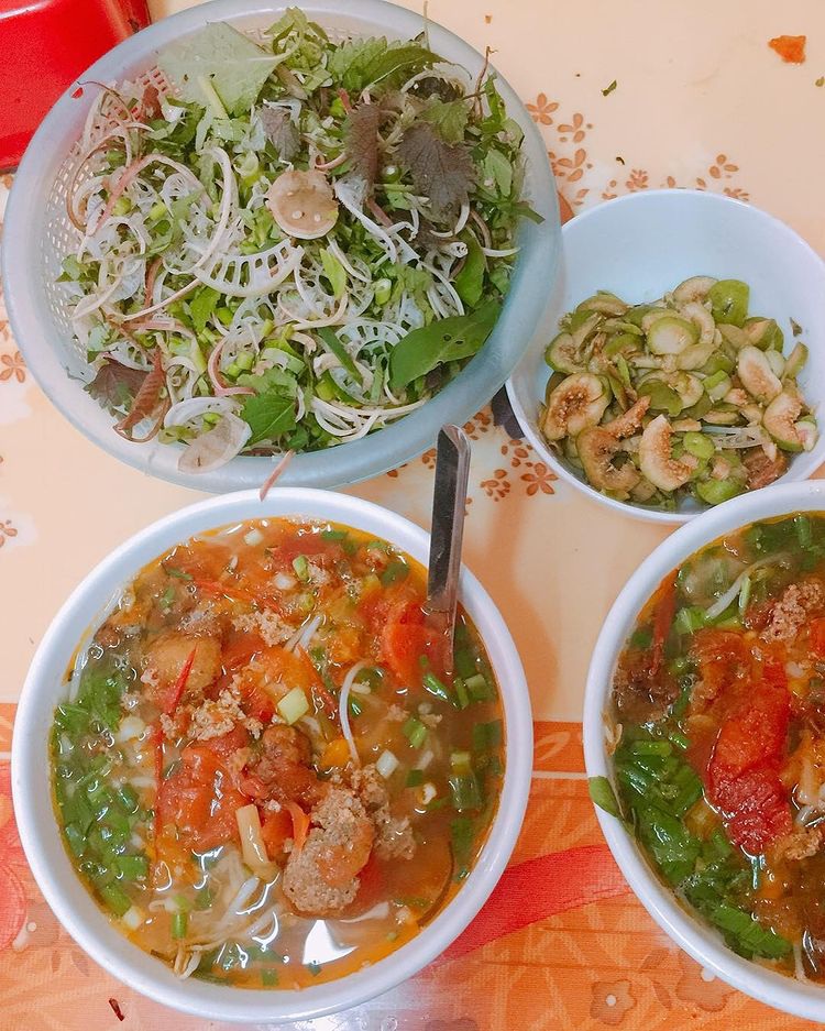 Lạ lùng bún nhà nghèo ăn kèm tóp mỡ, giá 10.000 đồng/bát ở Nam Định-6