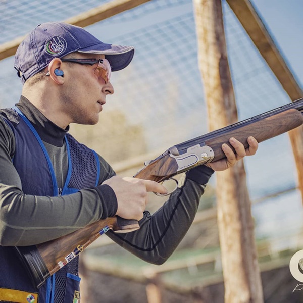 Nhà vô địch bắn súng thế giới thiệt mạng vì tự bắn nhầm vào bụng mình-1