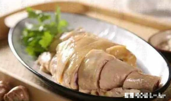 Luộc gà bằng nước nóng hay nước lạnh? Làm sai bảo sao gà không thơm, mềm-2