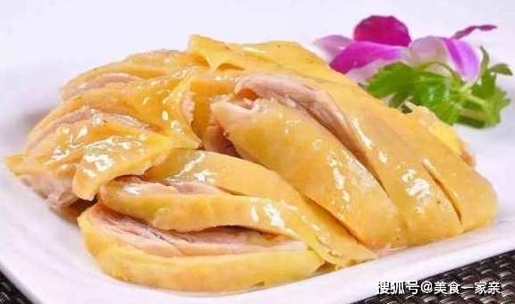 Luộc gà bằng nước nóng hay nước lạnh? Làm sai bảo sao gà không thơm, mềm-3