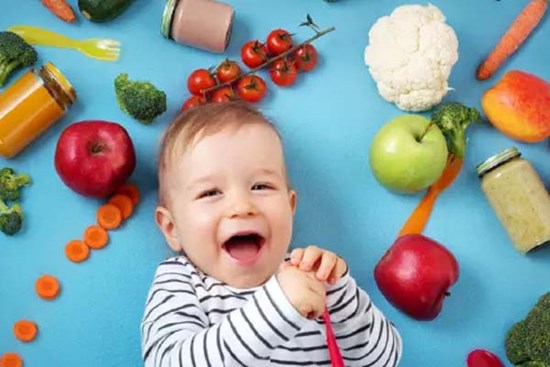 Trẻ 9 tháng tuổi bắt đầu tập nhai, mẹ cần chuẩn bị thực đơn ăn dặm thế nào để giúp con phát triển tốt nhất?